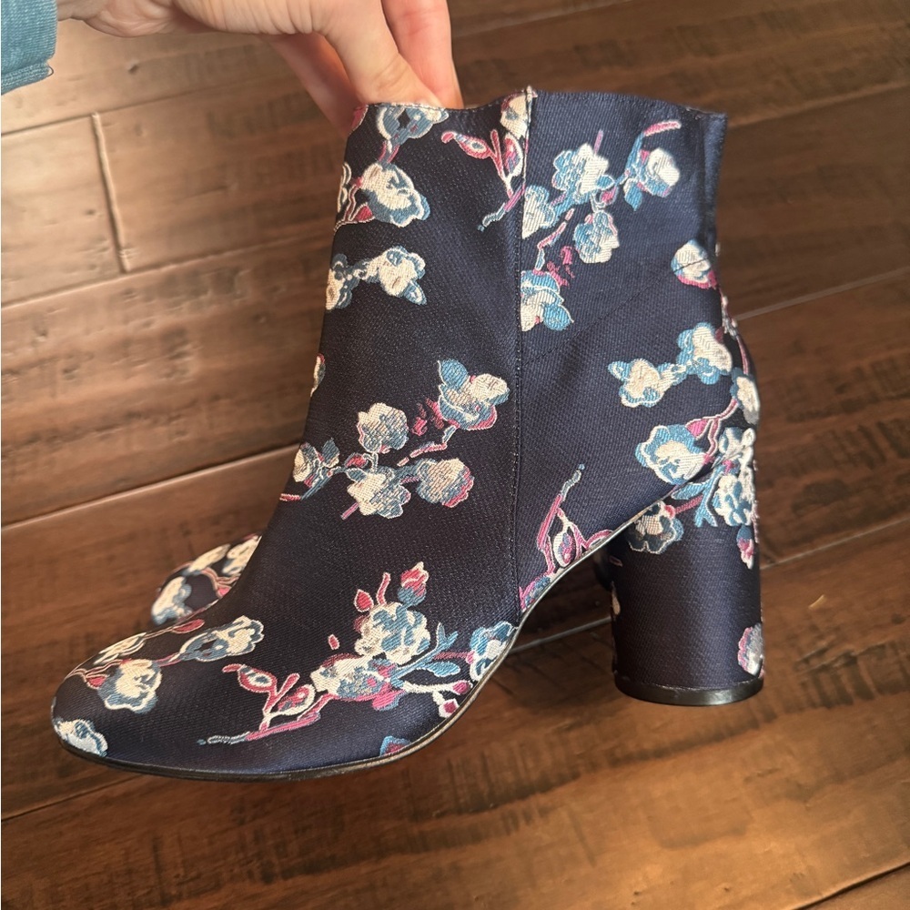 Urban Outfitters Navy Floral Ankle Boots - Picture 10 of 11